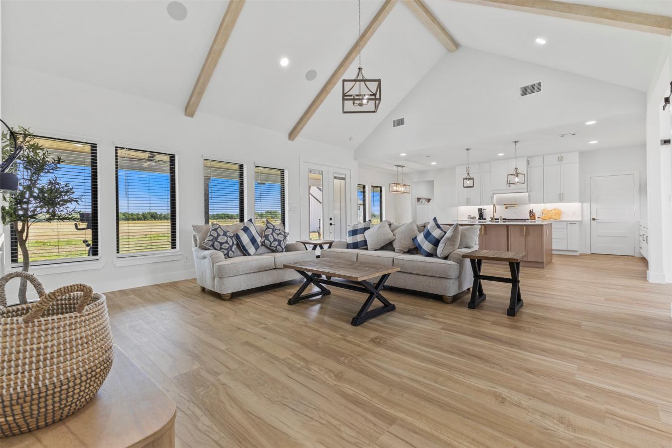 Ennis, Ellis, 75119, United States, 4 Bedrooms Bedrooms, ,3 BathroomsBathrooms,Residential,For Sale,2049664