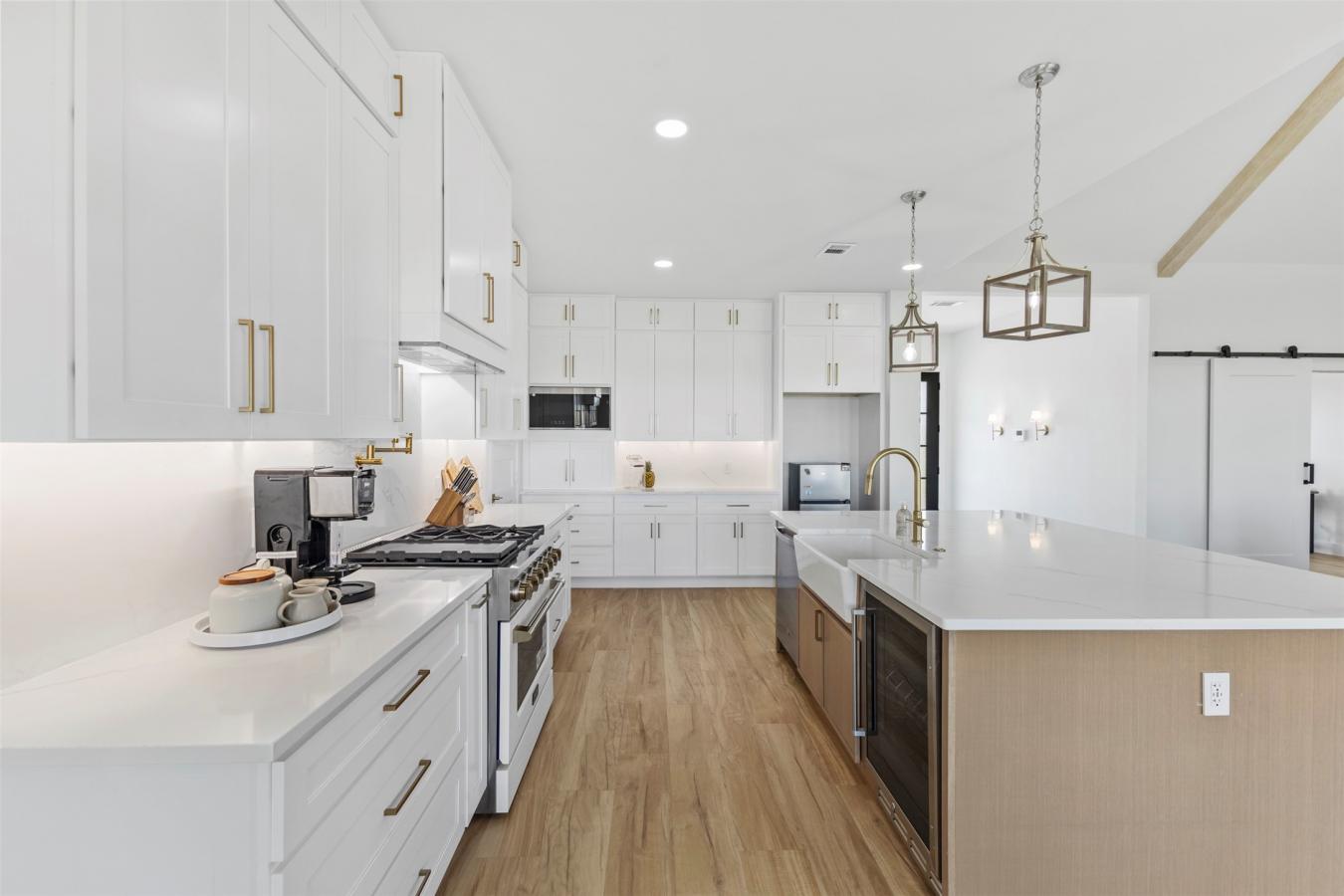 Ennis, Ellis, 75119, United States, 4 Bedrooms Bedrooms, ,3 BathroomsBathrooms,Residential,For Sale,2049664