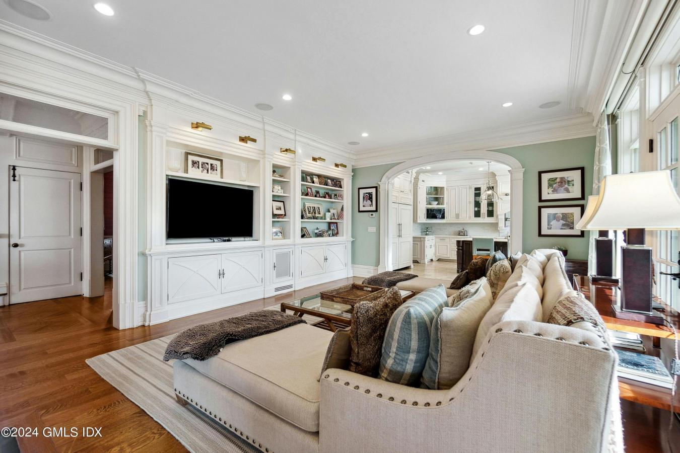 Riverside, Connecticut, 06878, United States, 4 Bedrooms Bedrooms, ,5 BathroomsBathrooms,Residential,For Sale,2049663
