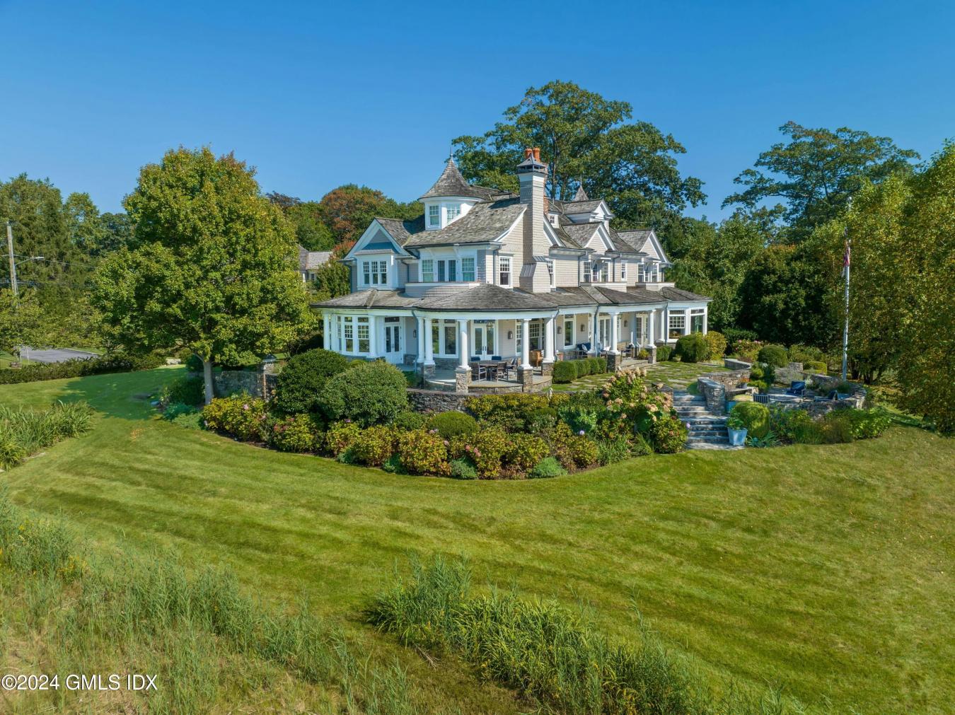 Riverside, Connecticut, 06878, United States, 4 Bedrooms Bedrooms, ,5 BathroomsBathrooms,Residential,For Sale,2049663