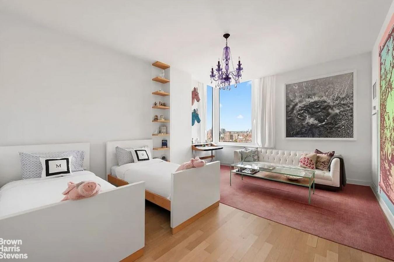 Central Harlem, New York, 10026, United States, 4 Bedrooms Bedrooms, ,3 BathroomsBathrooms,Residential,For Sale,2049662