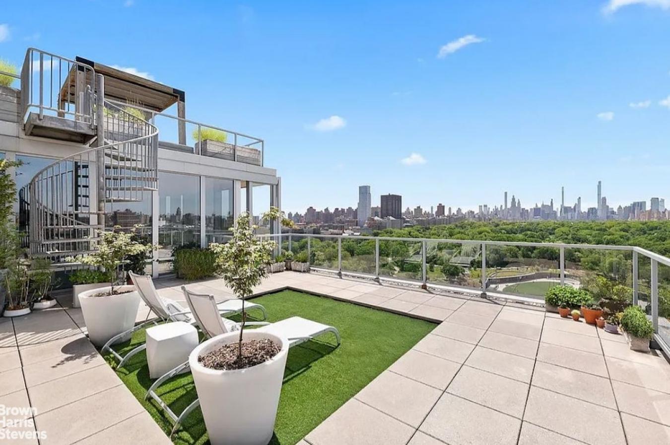 Central Harlem, New York, 10026, United States, 4 Bedrooms Bedrooms, ,3 BathroomsBathrooms,Residential,For Sale,2049662