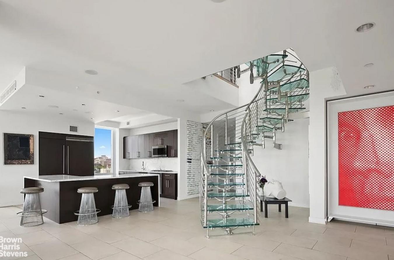 Central Harlem, New York, 10026, United States, 4 Bedrooms Bedrooms, ,3 BathroomsBathrooms,Residential,For Sale,2049662