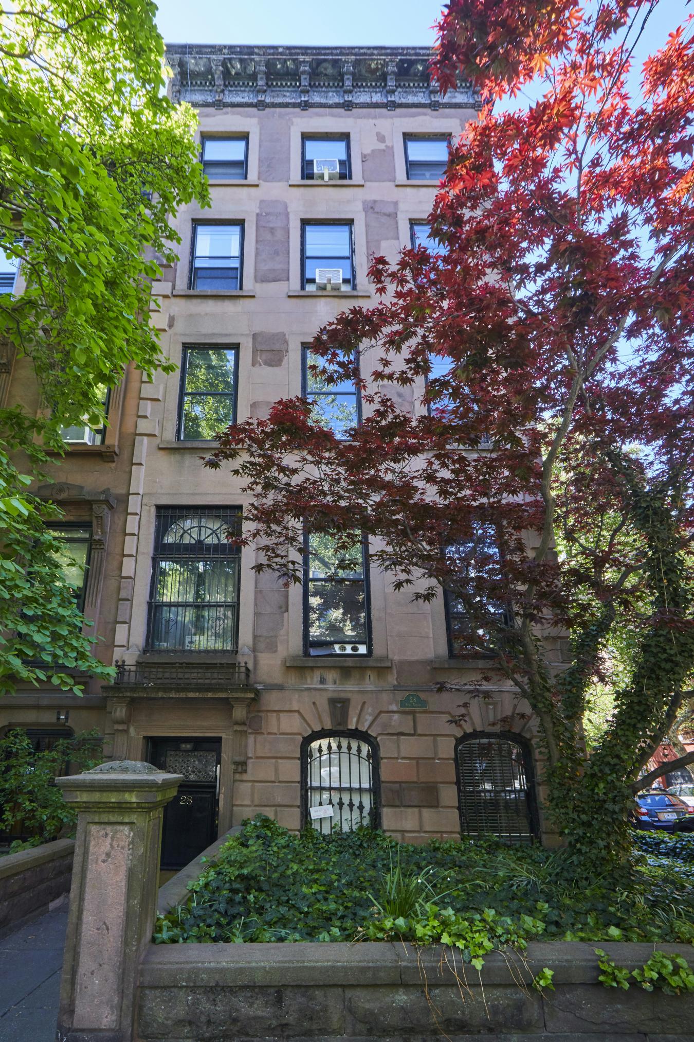 Park Slope, New York, 11217, United States, 9 Bedrooms Bedrooms, ,6 BathroomsBathrooms,Residential,For Sale,2049661