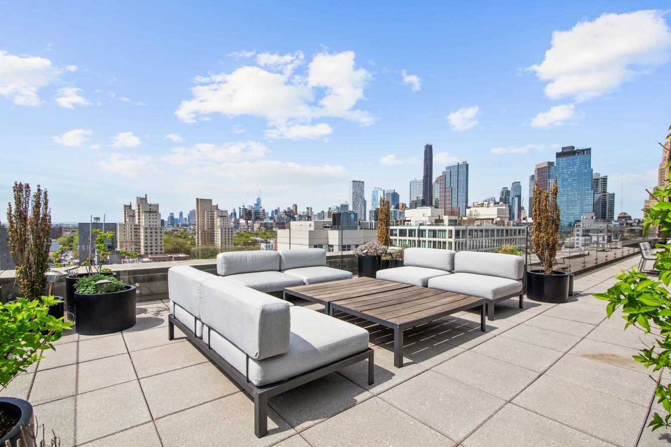 Park Slope, New York, 11217, United States, 3 Bedrooms Bedrooms, ,2 BathroomsBathrooms,Residential,For Sale,2049659