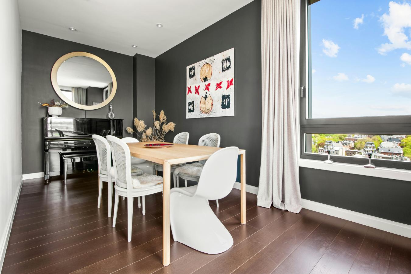 Park Slope, New York, 11217, United States, 3 Bedrooms Bedrooms, ,2 BathroomsBathrooms,Residential,For Sale,2049659