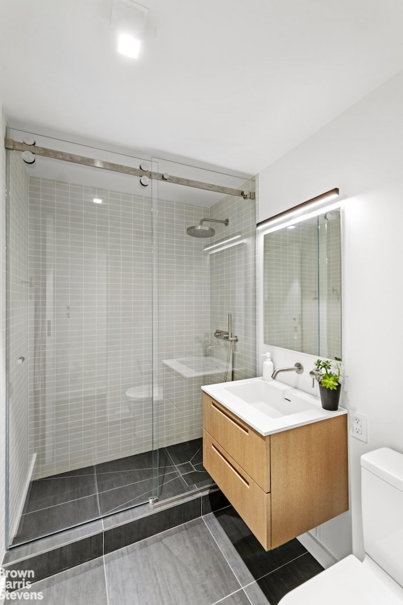 New York, New York, 10028, United States, 3 Bedrooms Bedrooms, ,3 BathroomsBathrooms,Residential,For Sale,2049658