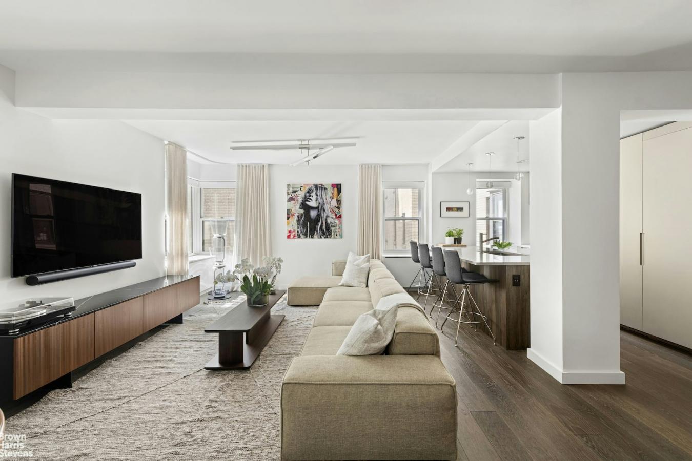 New York, New York, 10028, United States, 3 Bedrooms Bedrooms, ,3 BathroomsBathrooms,Residential,For Sale,2049658