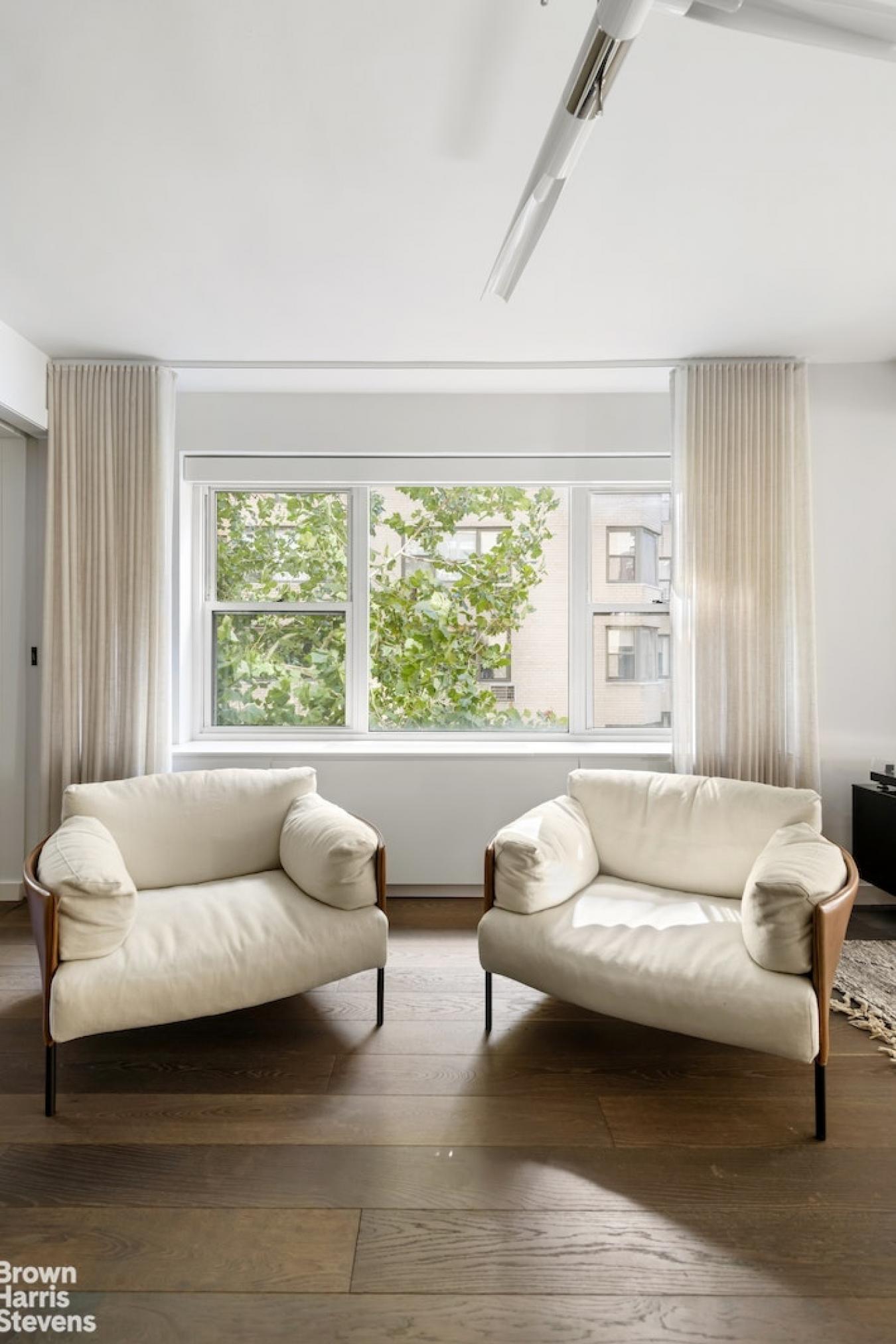 New York, New York, 10028, United States, 3 Bedrooms Bedrooms, ,3 BathroomsBathrooms,Residential,For Sale,2049658