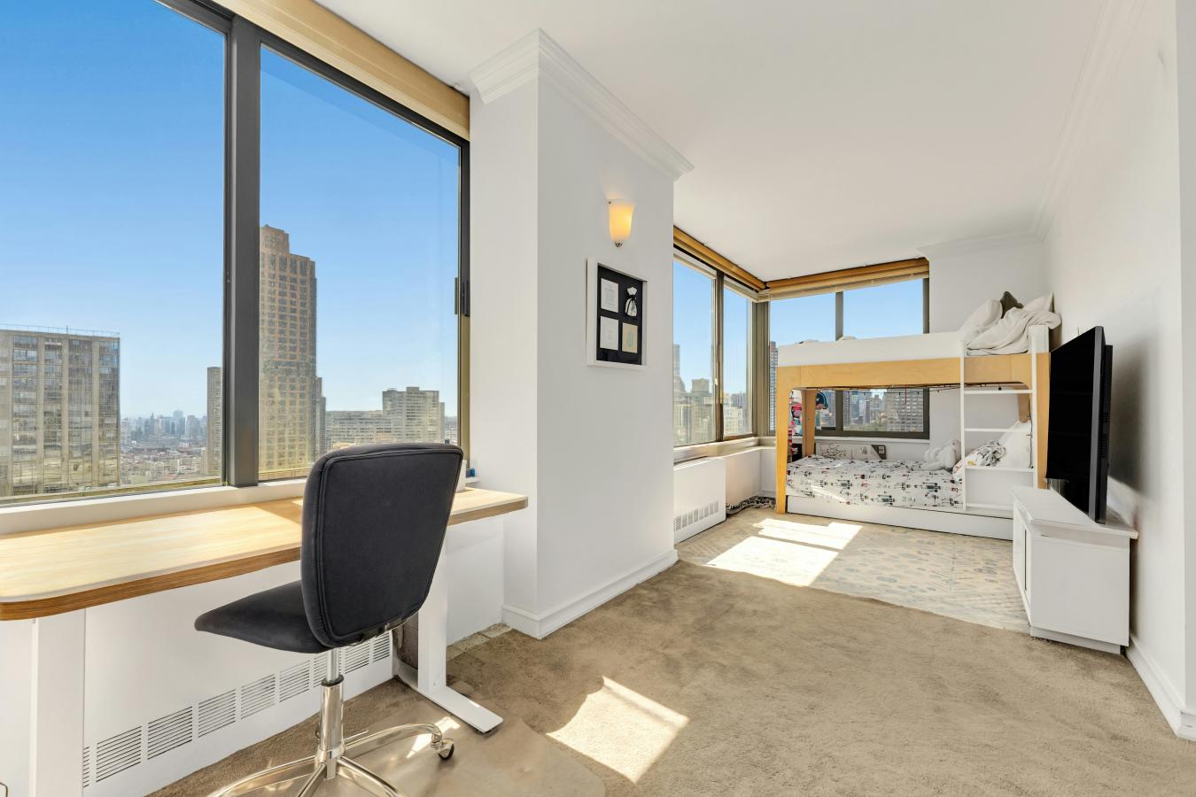 New York, New York, 10028, United States, 5 Bedrooms Bedrooms, ,4 BathroomsBathrooms,Residential,For Sale,2049657