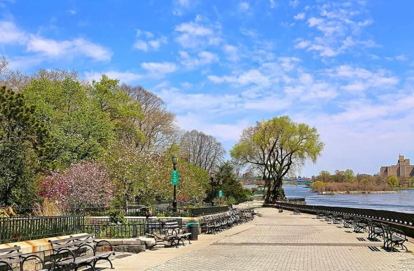 New York, New York, 10028, United States, 5 Bedrooms Bedrooms, ,4 BathroomsBathrooms,Residential,For Sale,2049657