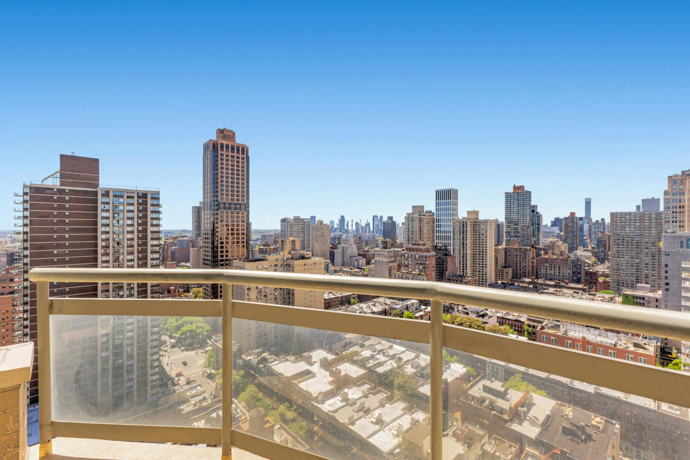 New York, New York, 10028, United States, 5 Bedrooms Bedrooms, ,4 BathroomsBathrooms,Residential,For Sale,2049657