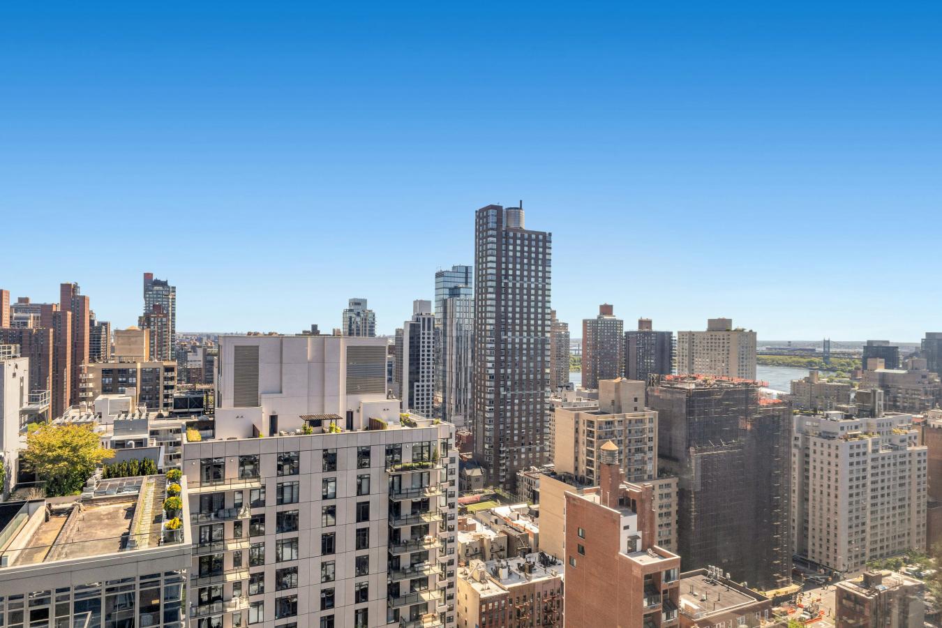 New York, New York, 10028, United States, 5 Bedrooms Bedrooms, ,4 BathroomsBathrooms,Residential,For Sale,2049657