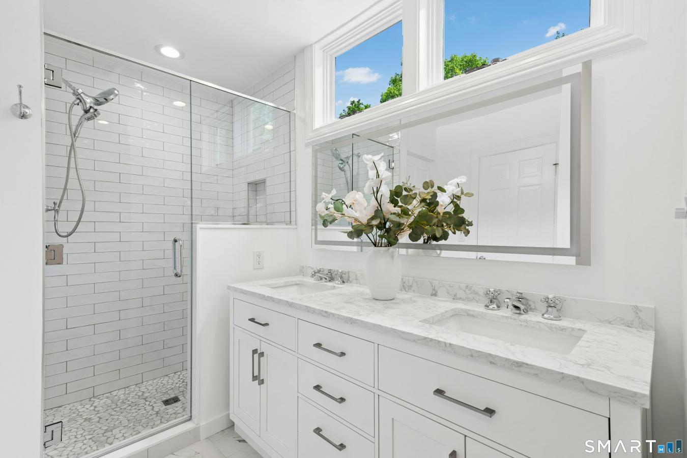 New Canaan, Connecticut, 06840, United States, 4 Bedrooms Bedrooms, ,5 BathroomsBathrooms,Residential,For Sale,2049656