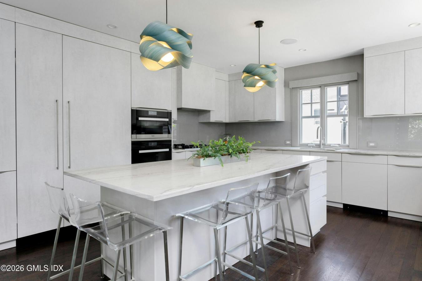 Greenwich, Connecticut, 06830, United States, 3 Bedrooms Bedrooms, ,4 BathroomsBathrooms,Residential,For Sale,2049655