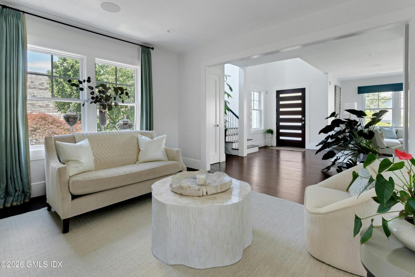 Greenwich, Connecticut, 06830, United States, 3 Bedrooms Bedrooms, ,4 BathroomsBathrooms,Residential,For Sale,2049655