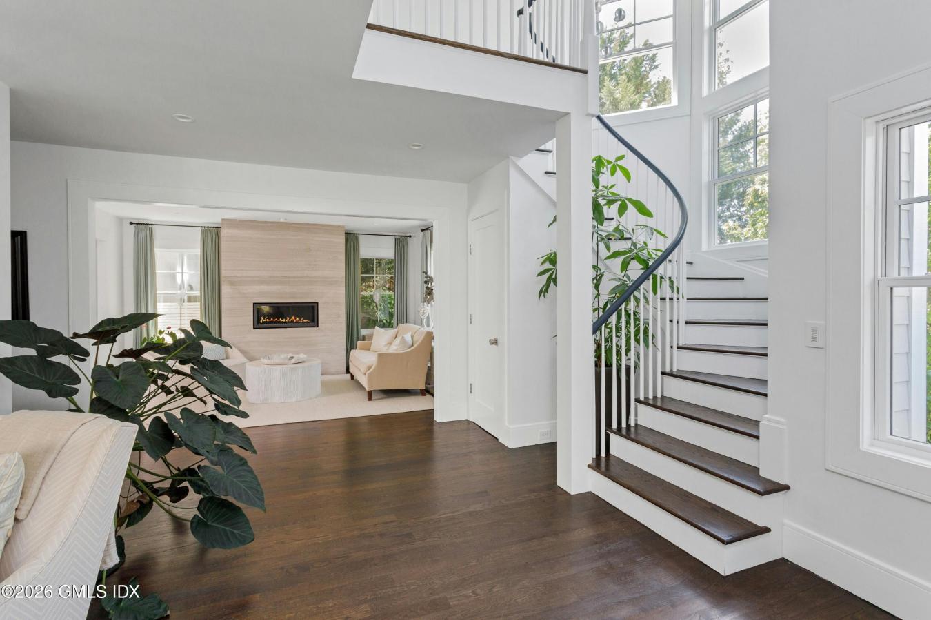 Greenwich, Connecticut, 06830, United States, 3 Bedrooms Bedrooms, ,4 BathroomsBathrooms,Residential,For Sale,2049655