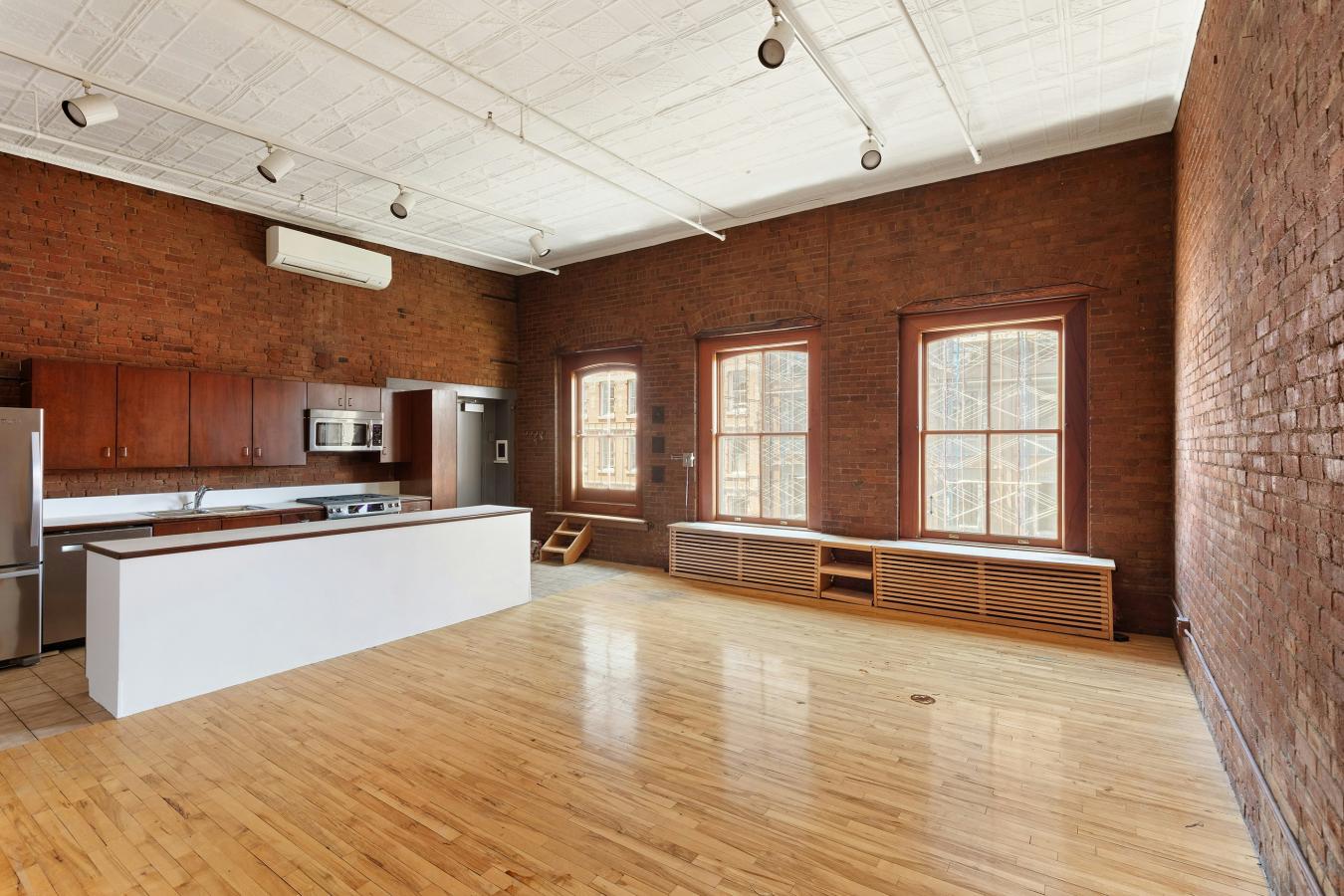 Soho, New York, 10012, United States, 3 Bedrooms Bedrooms, ,2 BathroomsBathrooms,Residential,For Sale,2049654