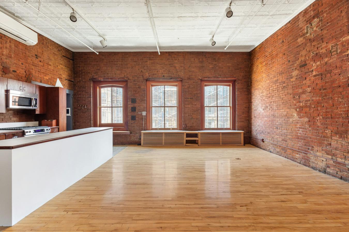 Soho, New York, 10012, United States, 3 Bedrooms Bedrooms, ,2 BathroomsBathrooms,Residential,For Sale,2049654