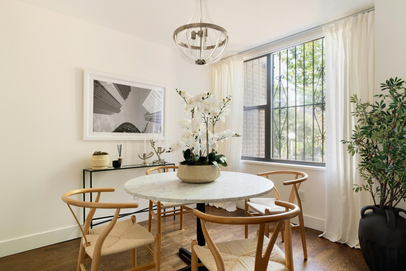 Brooklyn Heights, New York, 11201, United States, 3 Bedrooms Bedrooms, ,2 BathroomsBathrooms,Residential,For Sale,2049653