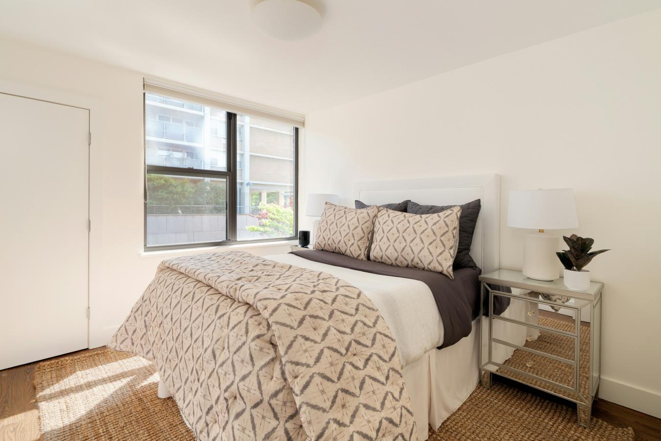 Brooklyn Heights, New York, 11201, United States, 3 Bedrooms Bedrooms, ,2 BathroomsBathrooms,Residential,For Sale,2049653