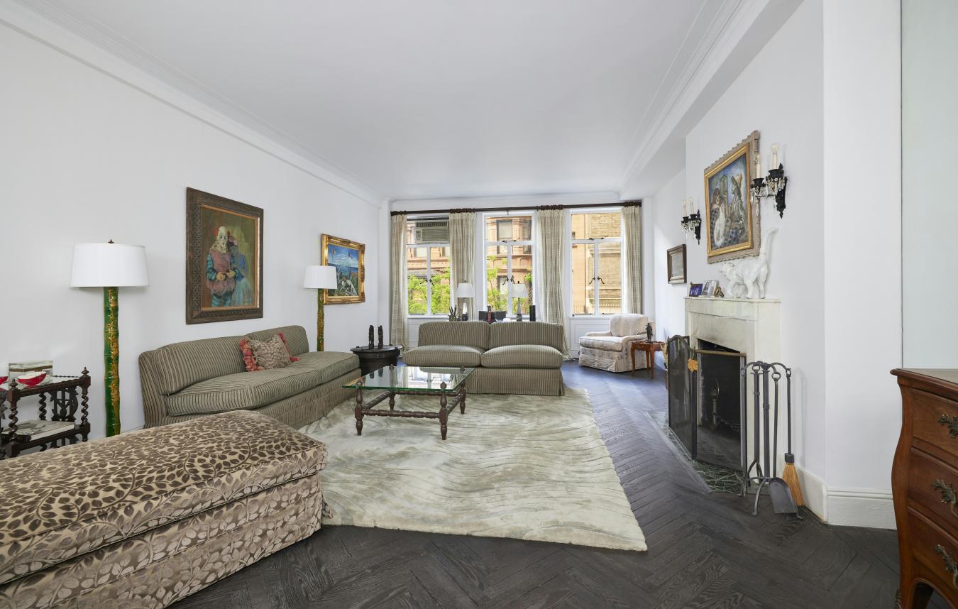 New York, New York, 10024, United States, 4 Bedrooms Bedrooms, ,3 BathroomsBathrooms,Residential,For Sale,2049650