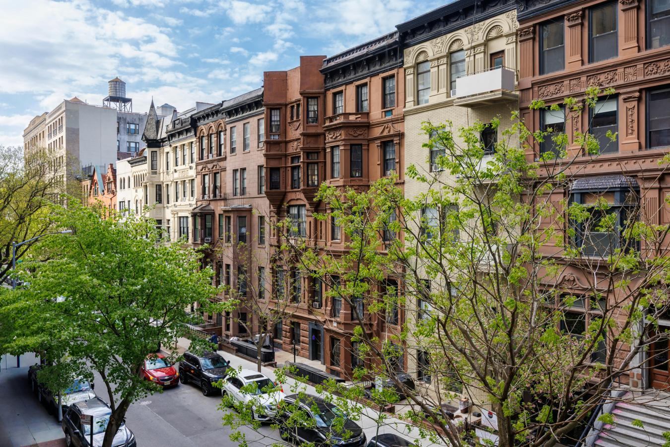 New York, New York, 10024, United States, 4 Bedrooms Bedrooms, ,3 BathroomsBathrooms,Residential,For Sale,2049650