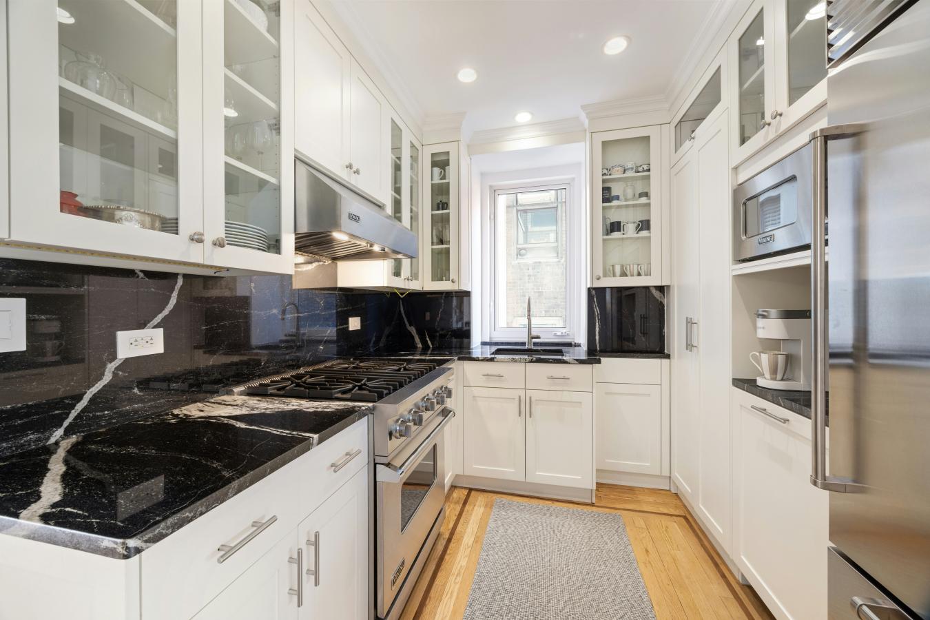 New York, New York, 10019, United States, 2 Bedrooms Bedrooms, ,2 BathroomsBathrooms,Residential,For Sale,2049649
