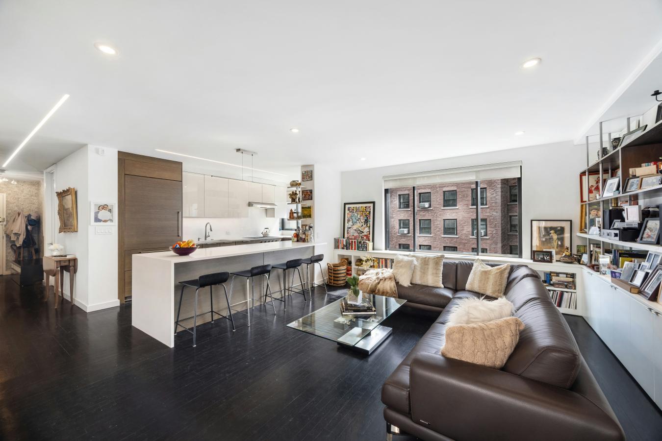 New York, New York, 10128, United States, 3 Bedrooms Bedrooms, ,3 BathroomsBathrooms,Residential,For Sale,2049648