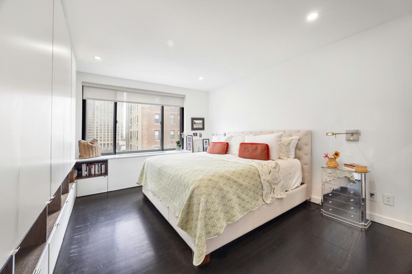 New York, New York, 10128, United States, 3 Bedrooms Bedrooms, ,3 BathroomsBathrooms,Residential,For Sale,2049648