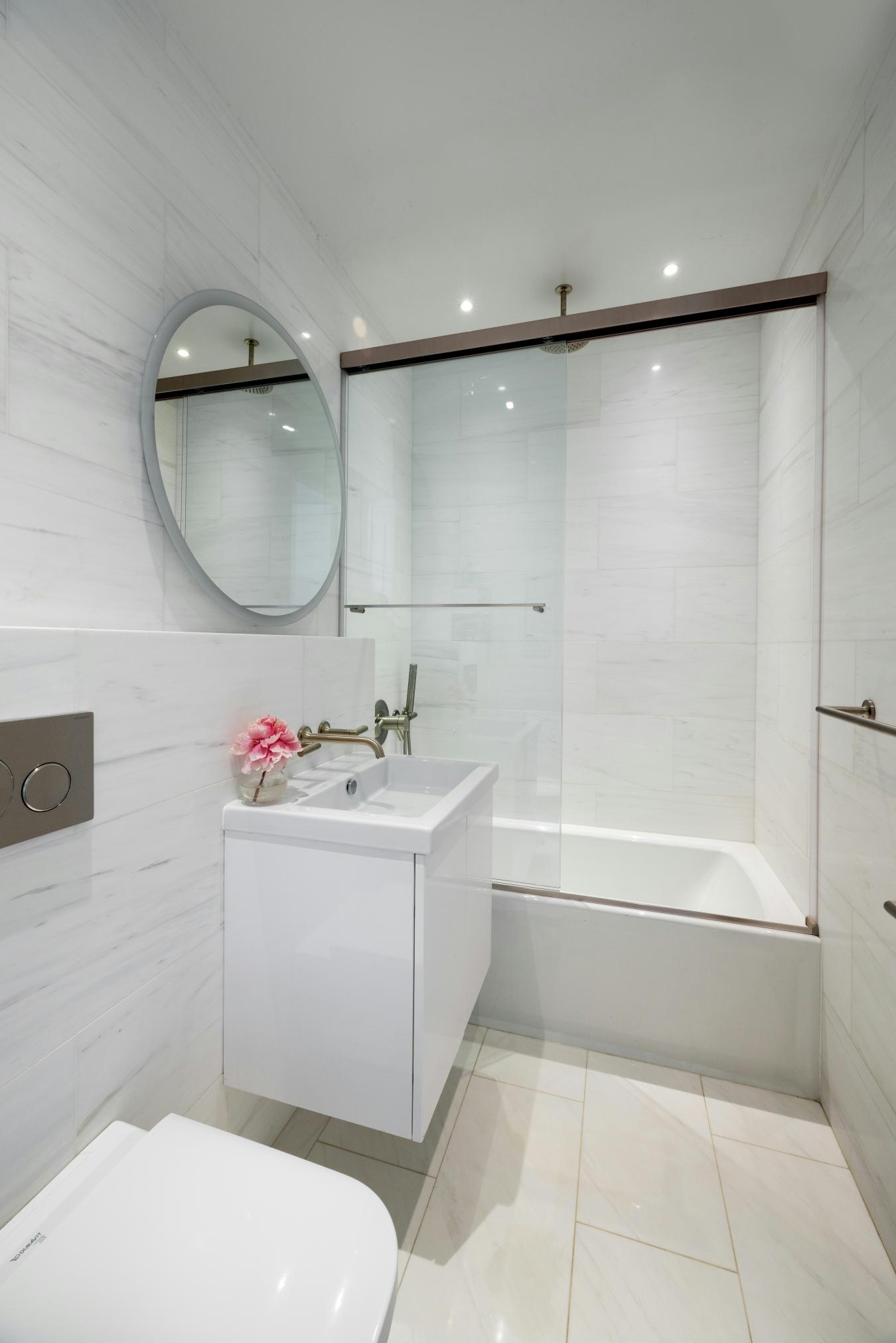New York, New York, 10128, United States, 3 Bedrooms Bedrooms, ,3 BathroomsBathrooms,Residential,For Sale,2049648