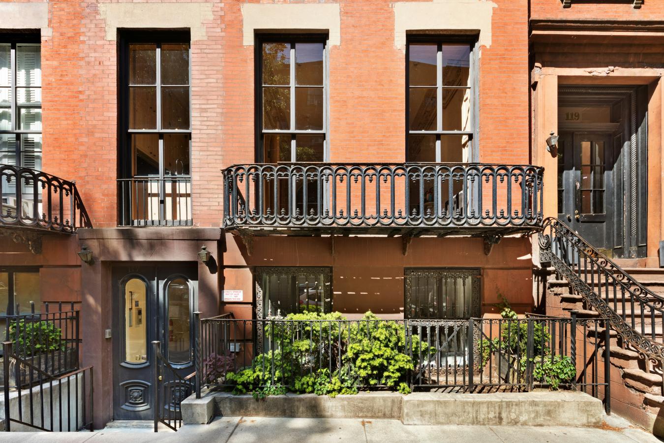 East Village, New York, 10003, United States, 1 Bedroom Bedrooms, ,1 BathroomBathrooms,Residential,For Sale,2049646