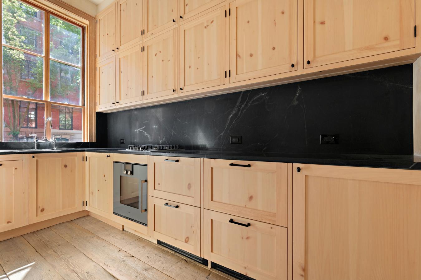 East Village, New York, 10003, United States, 1 Bedroom Bedrooms, ,1 BathroomBathrooms,Residential,For Sale,2049646