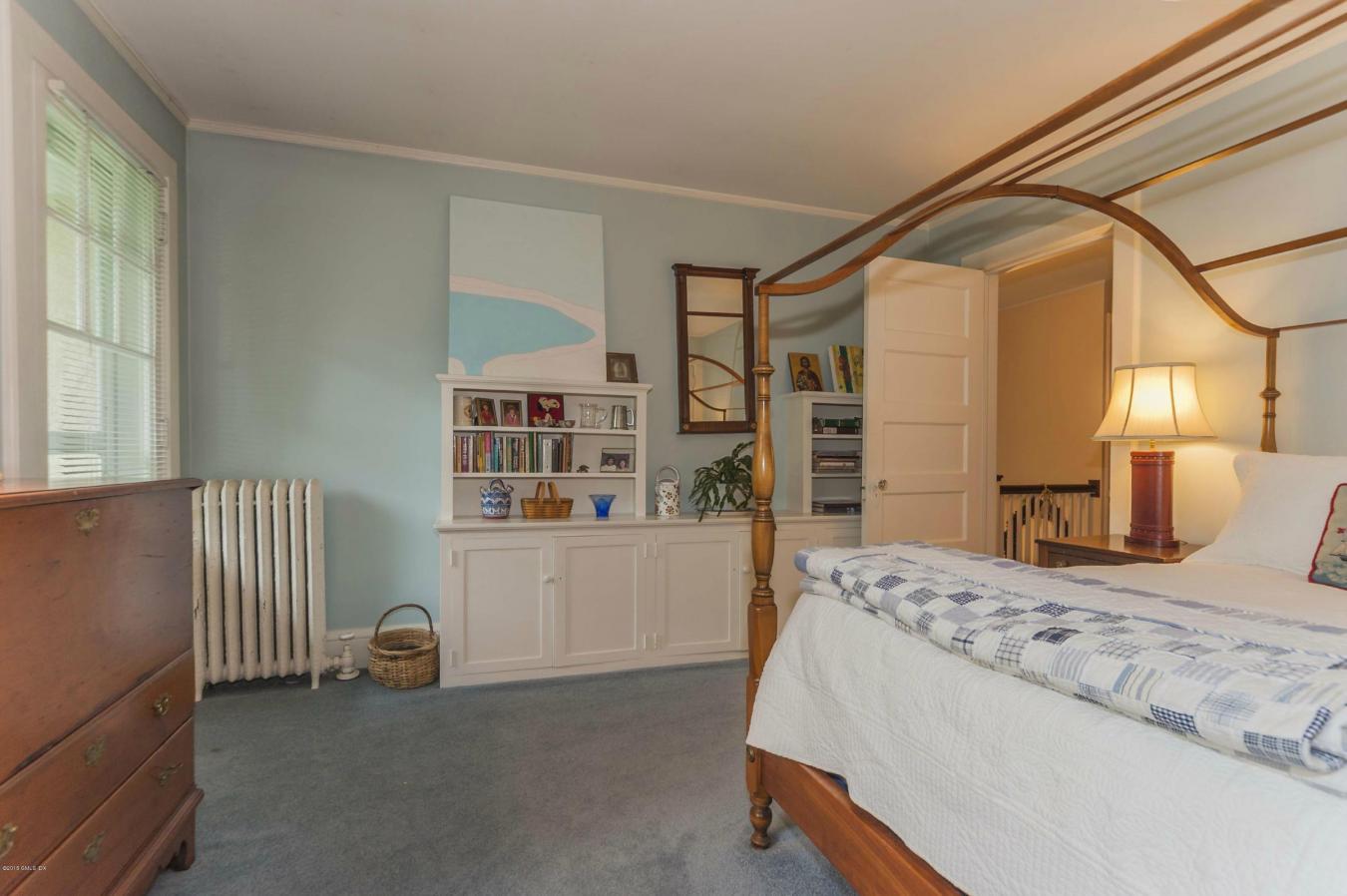 Greenwich, Connecticut, 06830, United States, 7 Bedrooms Bedrooms, ,4 BathroomsBathrooms,Residential,For Sale,2049645