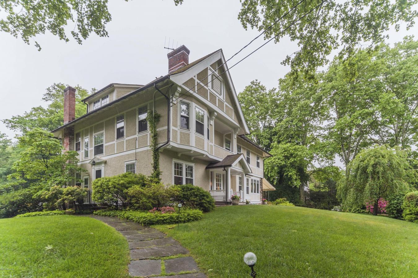 Greenwich, Connecticut, 06830, United States, 7 Bedrooms Bedrooms, ,4 BathroomsBathrooms,Residential,For Sale,2049645