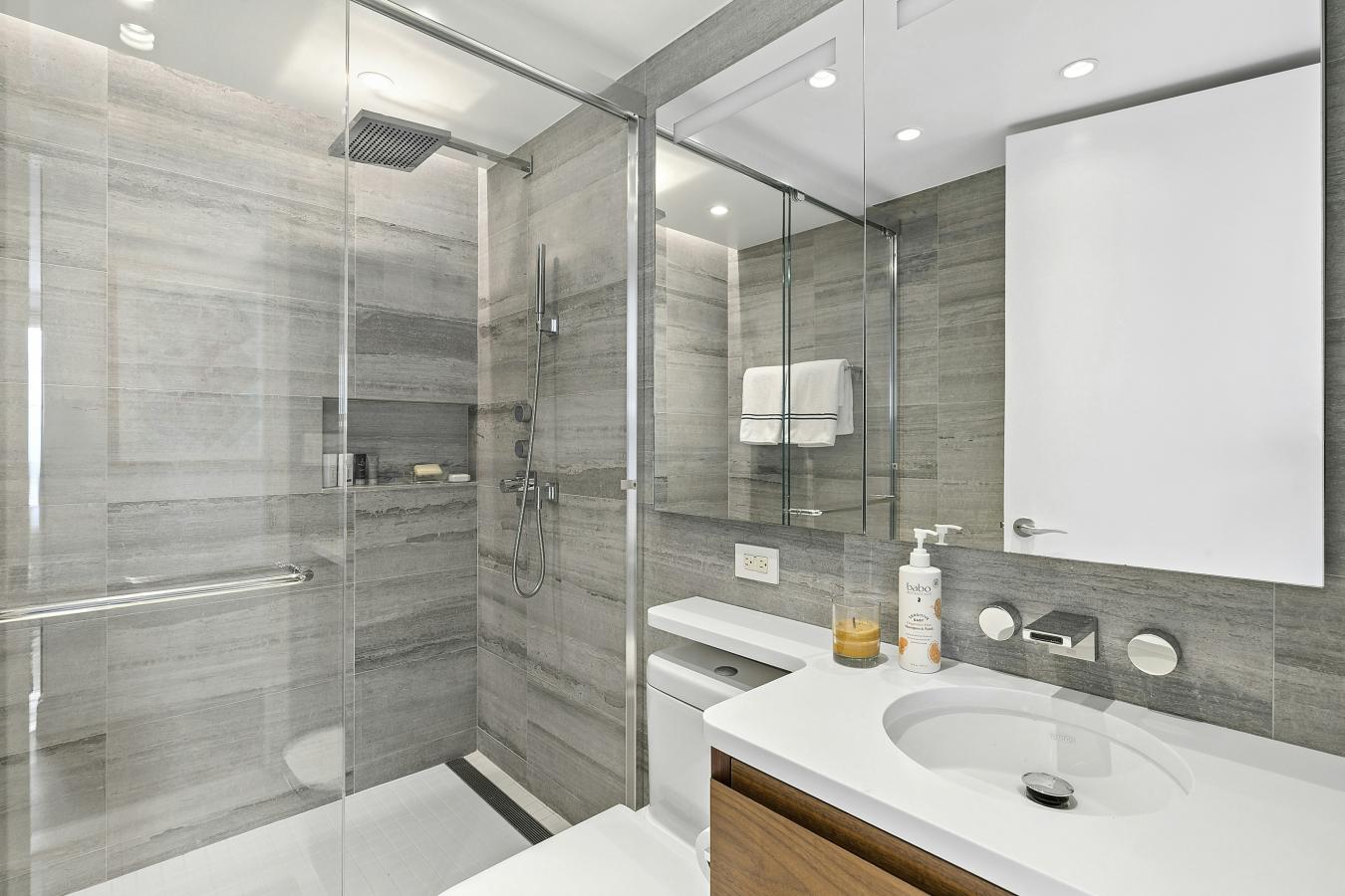 New York, New York, 10023, United States, 3 Bedrooms Bedrooms, ,3 BathroomsBathrooms,Residential,For Sale,2049641
