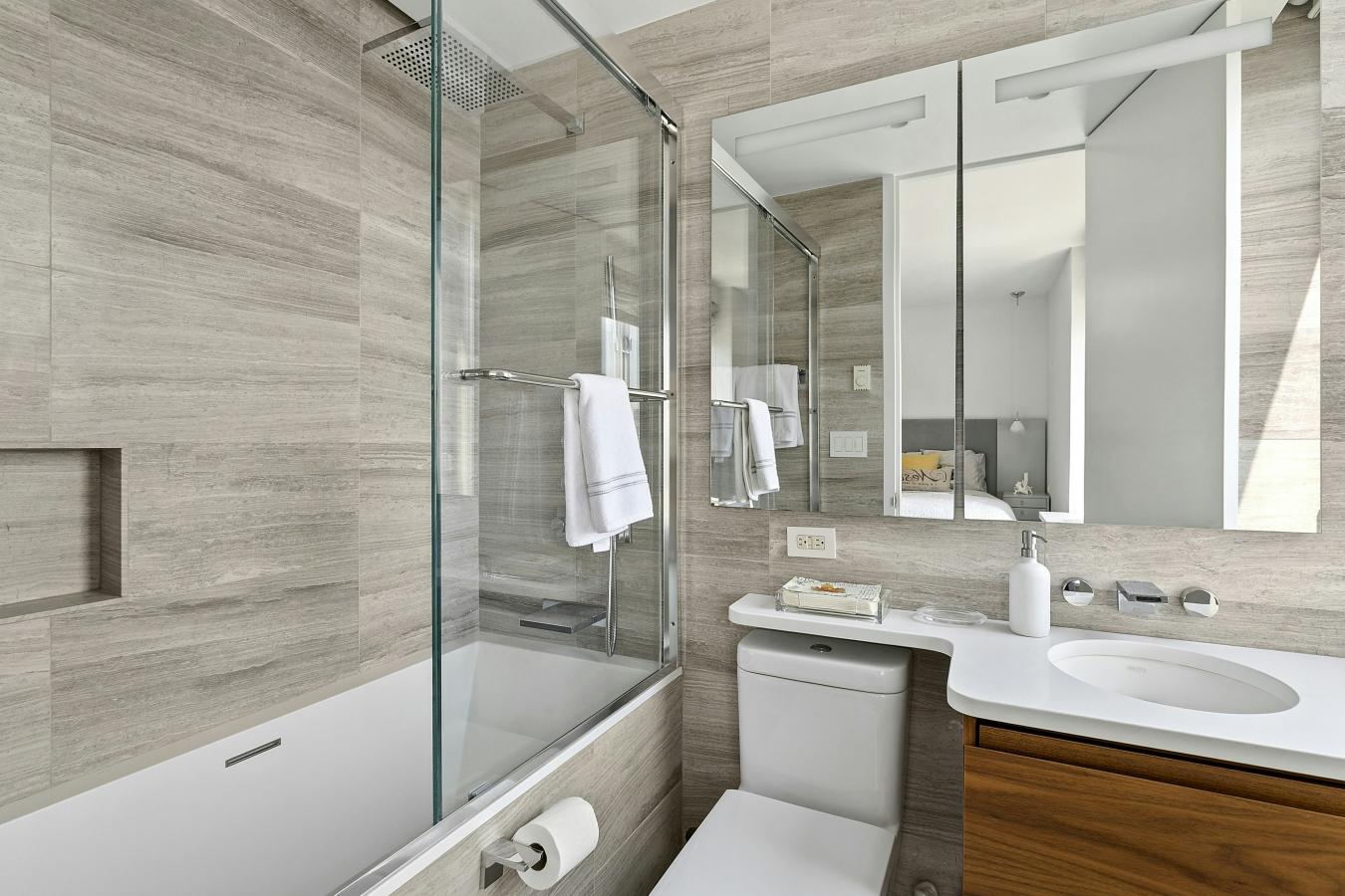 New York, New York, 10023, United States, 3 Bedrooms Bedrooms, ,3 BathroomsBathrooms,Residential,For Sale,2049641