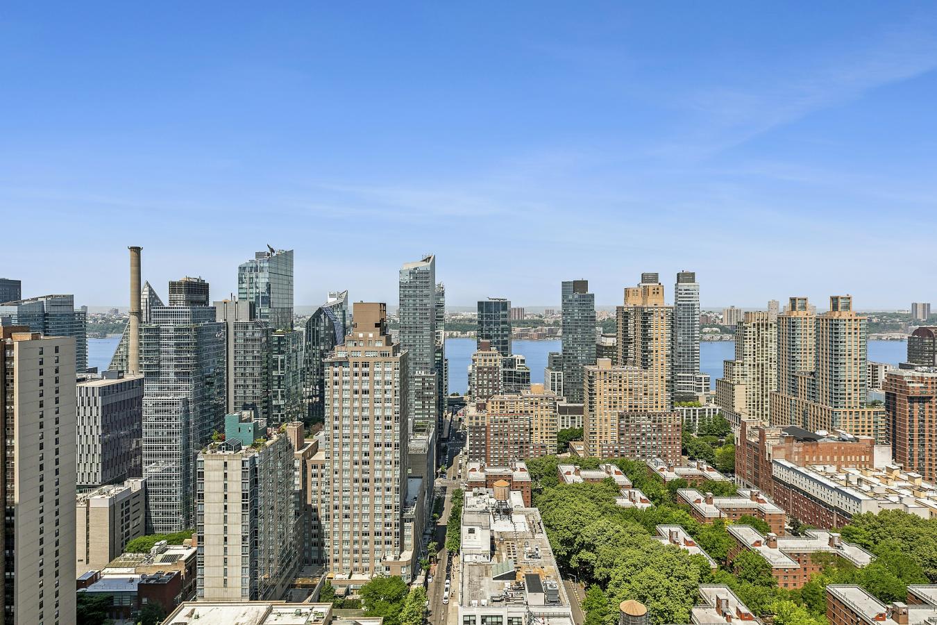 New York, New York, 10023, United States, 3 Bedrooms Bedrooms, ,3 BathroomsBathrooms,Residential,For Sale,2049641