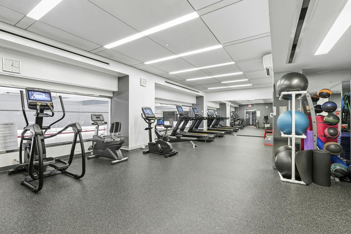New York, New York, 10023, United States, 3 Bedrooms Bedrooms, ,3 BathroomsBathrooms,Residential,For Sale,2049641