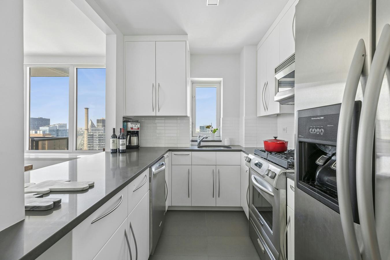 New York, New York, 10023, United States, 3 Bedrooms Bedrooms, ,3 BathroomsBathrooms,Residential,For Sale,2049641