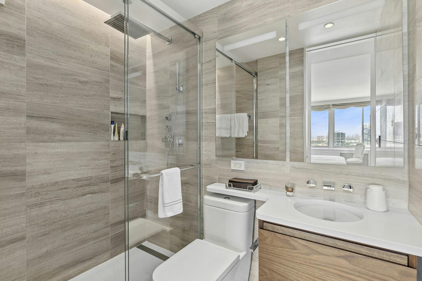 New York, New York, 10023, United States, 3 Bedrooms Bedrooms, ,3 BathroomsBathrooms,Residential,For Sale,2049641