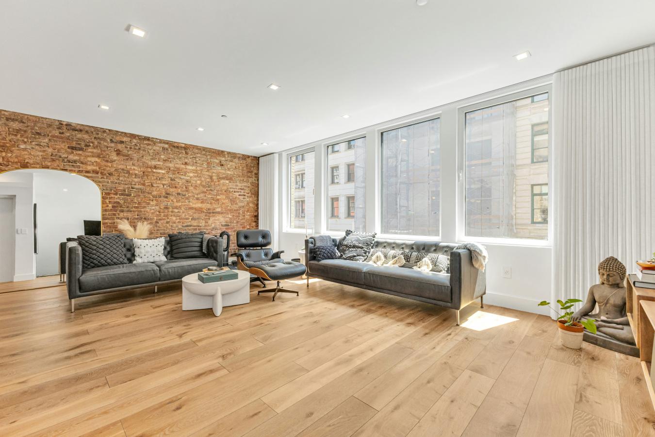 Flatiron, New York, 10003, United States, 2 Bedrooms Bedrooms, ,2 BathroomsBathrooms,Residential,For Sale,2049639