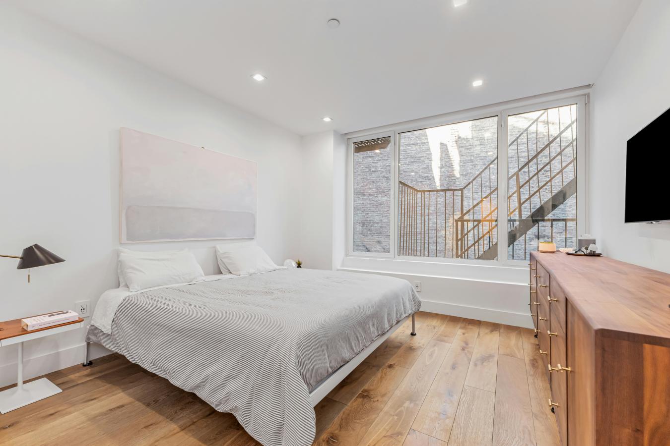 Flatiron, New York, 10003, United States, 2 Bedrooms Bedrooms, ,2 BathroomsBathrooms,Residential,For Sale,2049639