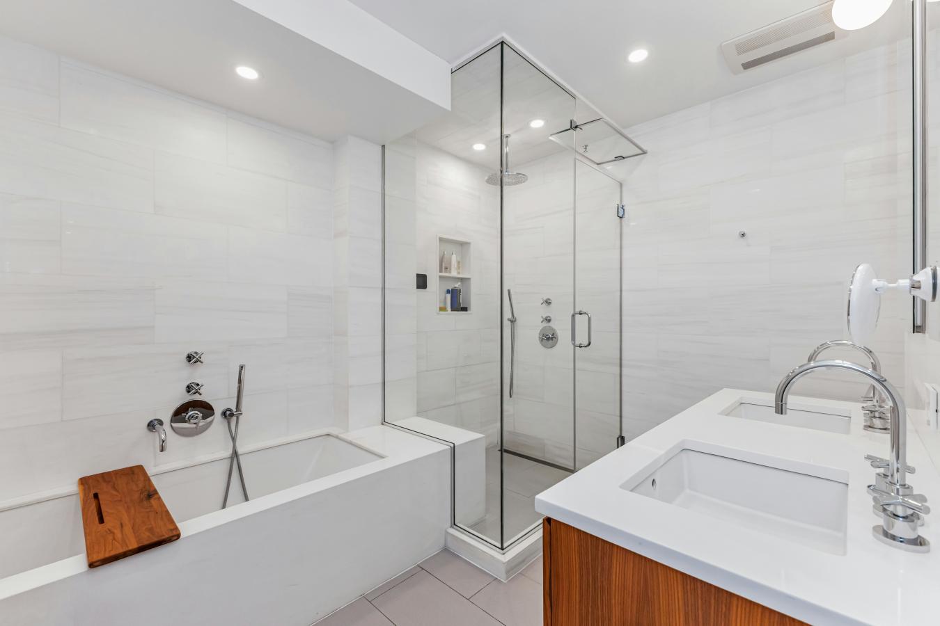 Flatiron, New York, 10003, United States, 2 Bedrooms Bedrooms, ,2 BathroomsBathrooms,Residential,For Sale,2049639