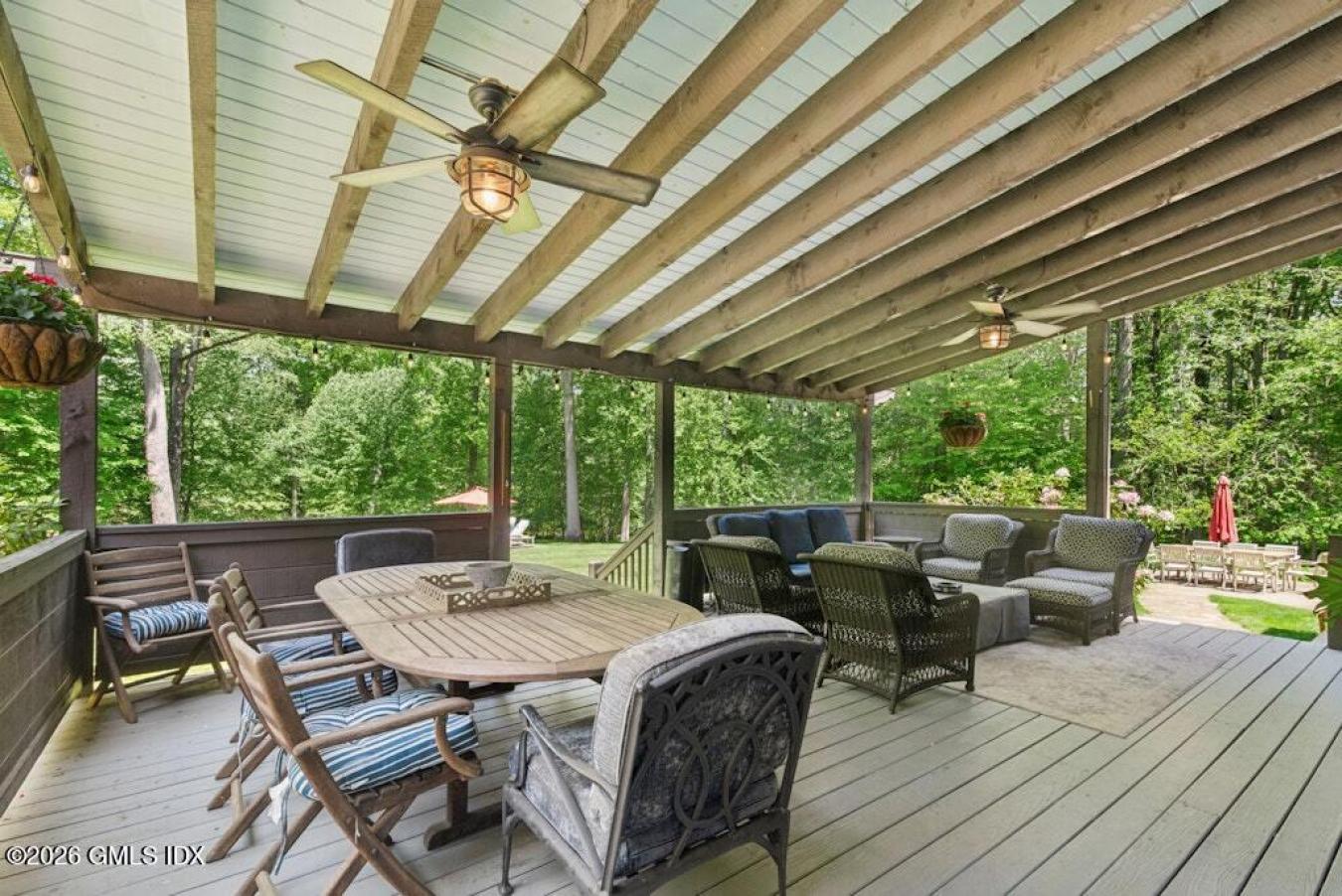 Greenwich, Connecticut, 06831, United States, 4 Bedrooms Bedrooms, ,3 BathroomsBathrooms,Residential,For Sale,2049637