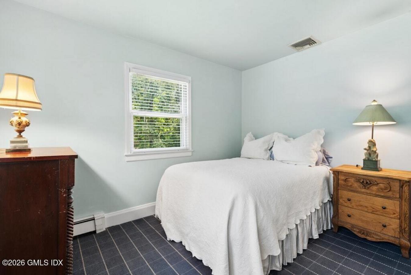 Greenwich, Connecticut, 06831, United States, 4 Bedrooms Bedrooms, ,3 BathroomsBathrooms,Residential,For Sale,2049637