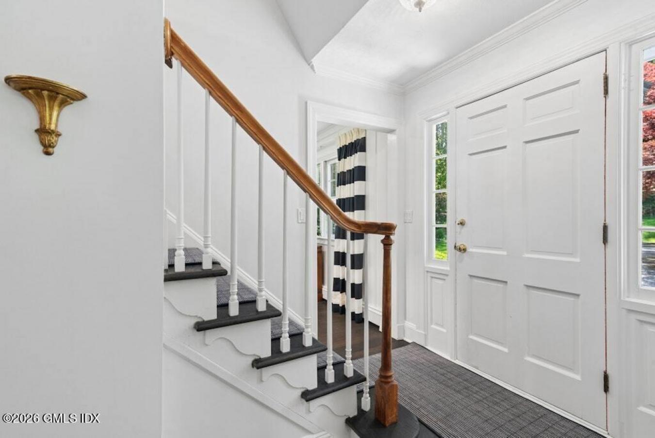 Greenwich, Connecticut, 06831, United States, 4 Bedrooms Bedrooms, ,3 BathroomsBathrooms,Residential,For Sale,2049637