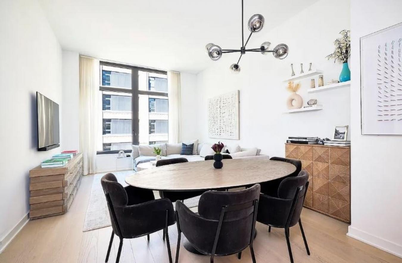 Soho, New York, 10014, United States, 2 Bedrooms Bedrooms, ,2 BathroomsBathrooms,Residential,For Sale,2049633