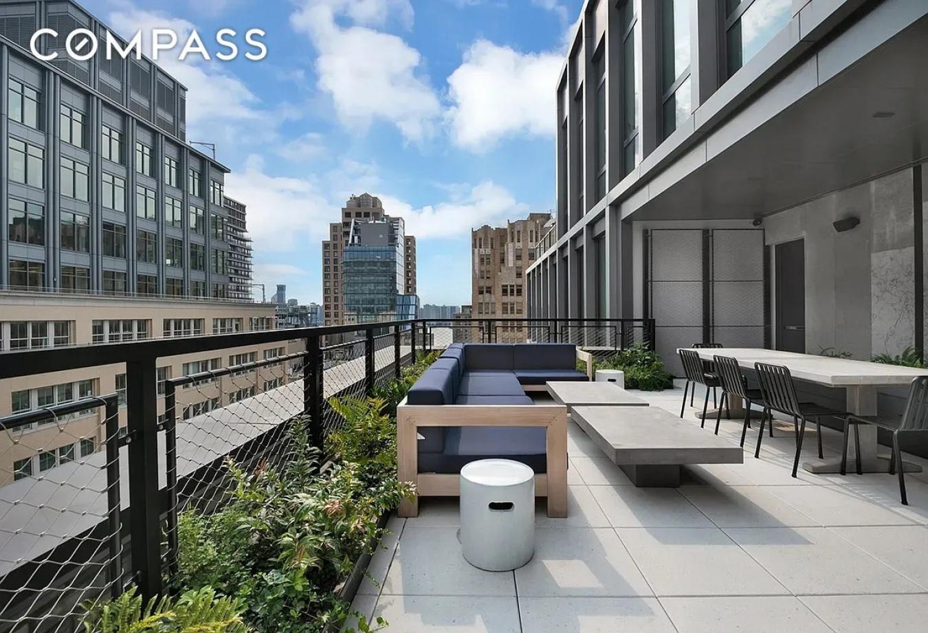 Soho, New York, 10014, United States, 2 Bedrooms Bedrooms, ,2 BathroomsBathrooms,Residential,For Sale,2049633