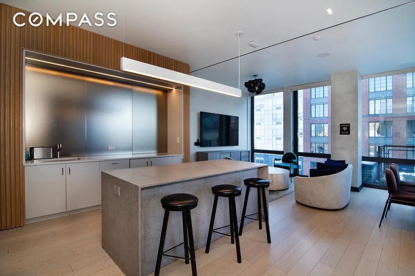 Soho, New York, 10014, United States, 2 Bedrooms Bedrooms, ,2 BathroomsBathrooms,Residential,For Sale,2049633